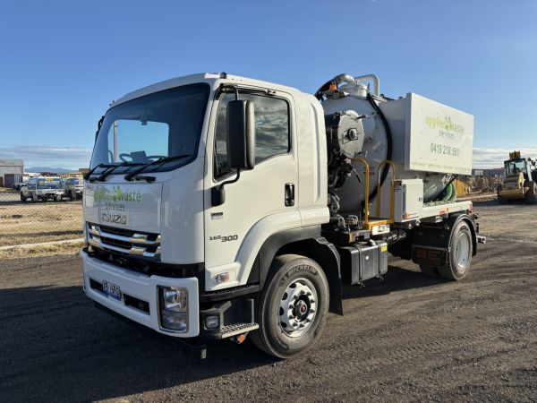 2024 Isuzu FVD 165-300 4x2 Vacuum image