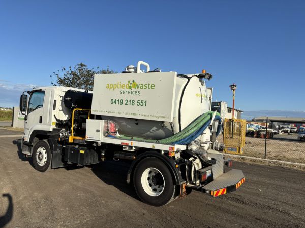 2024 Isuzu FVD 165-300 4x2 Vacuum image