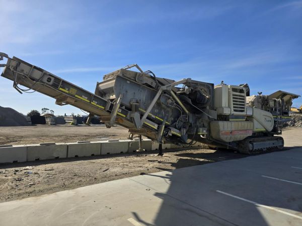 2017 Metso lokotrack LT1213S image