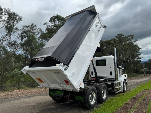 2019 KENWORTH T610 SAR TIPPER, CUMMINS X15 (0KMS ON CUMMINS REBUILD), 18SP image