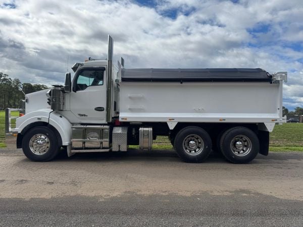 2019 KENWORTH T610 SAR TIPPER, CUMMINS X15 (0KMS ON CUMMINS REBUILD), 18SP image