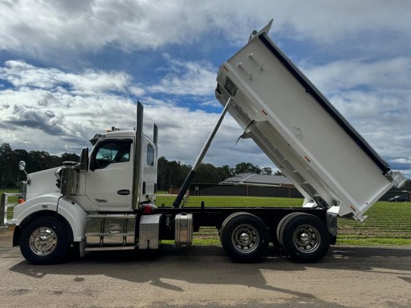 2019 KENWORTH T610 SAR TIPPER, CUMMINS X15 (0KMS ON CUMMINS REBUILD), 18SP image