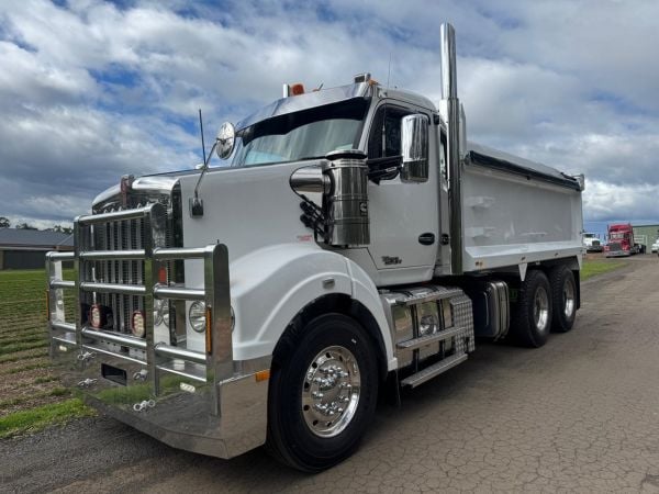 2019 KENWORTH T610 SAR TIPPER, CUMMINS X15 (0KMS ON CUMMINS REBUILD), 18SP image