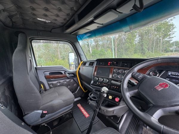 2019 KENWORTH T610 SAR TIPPER, CUMMINS X15 (0KMS ON CUMMINS REBUILD), 18SP image