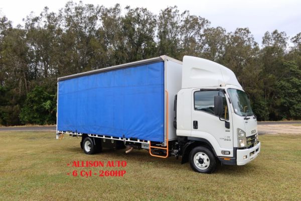 2021 Isuzu FRR 110-260 Auto FREIGHTPACK image