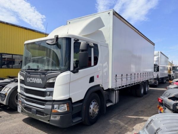 2019 Scania P440 Curtainsider P440 image