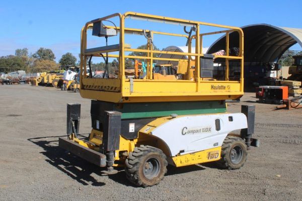 2004 Haulotte Compact 12DX image