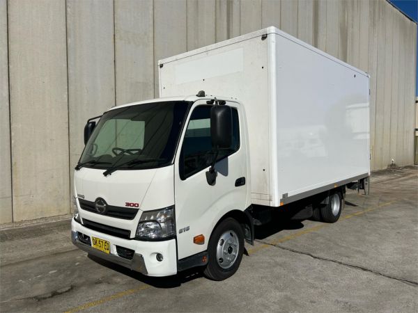 2018 HINO 300 Pantech XZU710R 616 AUTO MWB image