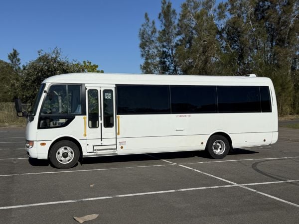 2016 Mitsubishi Fuso Rosa Bus - Auto - 19 Seats with Wheelchair Lift image