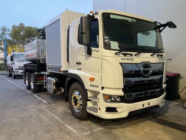2025 Hino SH 2045-700 Series Vacuum Tanker STG 6,000L Vacuum Truck image
