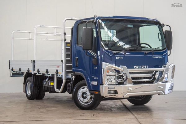 2025 Isuzu NPR 45/55-155 AMT MWB TRADEPACK PREMIUM Premium image