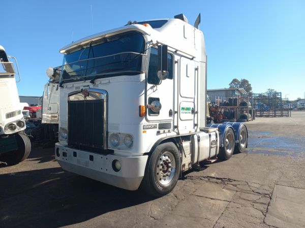 2004 Kenworth K104 Primemover K104 image