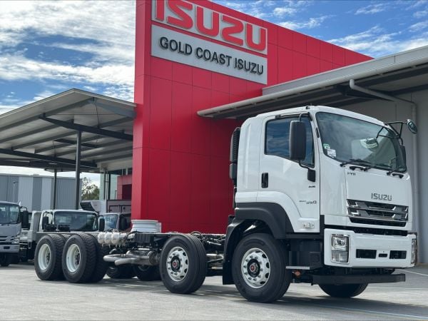 2025 Isuzu FYH 300-350 Cab chassis AUTO MWB - IN STOCK NOW image