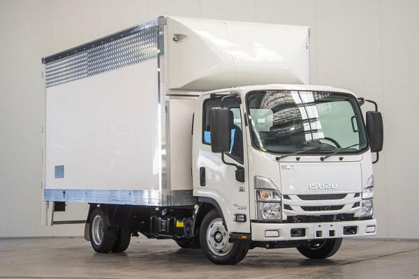 2025 Isuzu NLR 45-150 AMT MWB NLR 45 150 Ready to go image