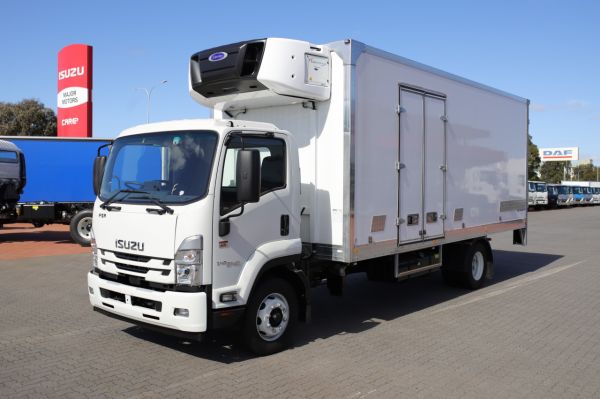 2025 Isuzu FSR 120/140-240 Refrigerated FSR 140-240 AMT Freezer image