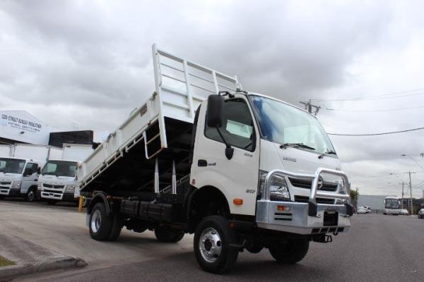 2022 Hino 817 4X4 Tipper 4X4 /817 Tipper image