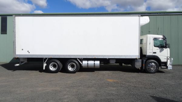 2013 VOLVO FM11.330 image