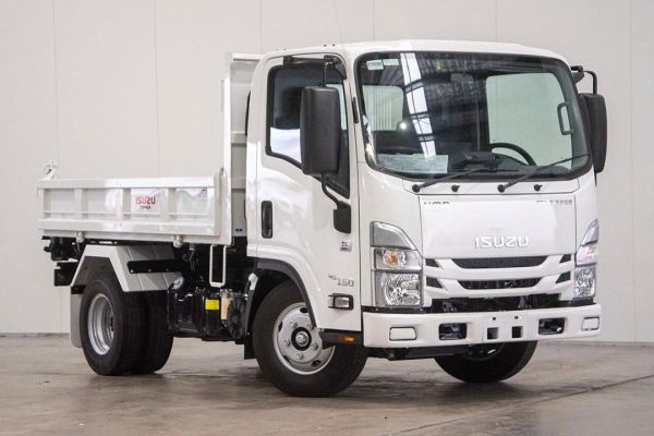 2025 Isuzu NMR 45/60-150 Tri-Tipper NMR 60/45-150 Tipper Ready to go image