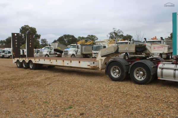 2008 Lusty Tri Axle Low Loader image