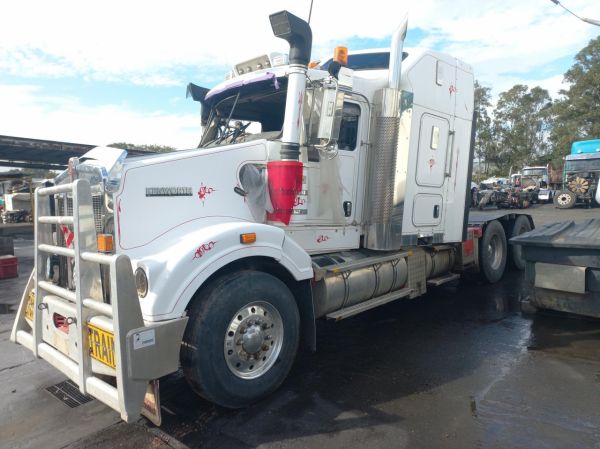 2015 Kenworth T409SAR Primemover T409 SAR image