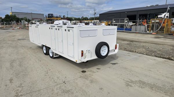 2025 McNeill 10 dog trailer image