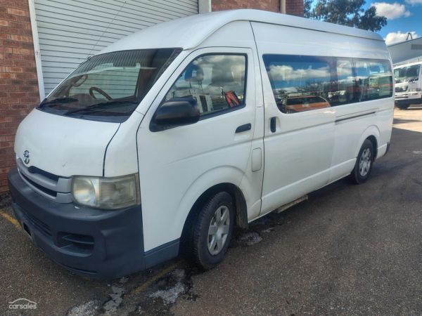 2009 Toyota Hiace image