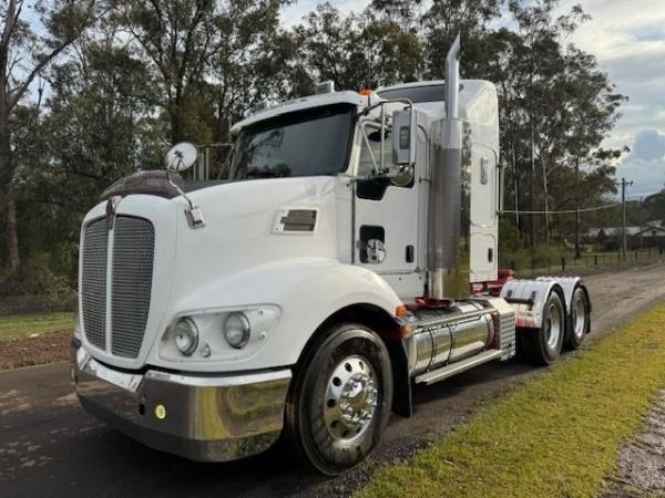 2014 KENWORTH T403 image