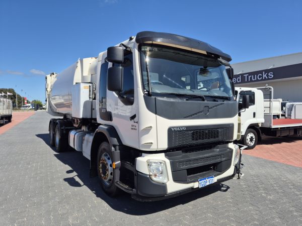 2018 Volvo FE240/280/320 Waste disposal 6x4 AUTO Compactor image