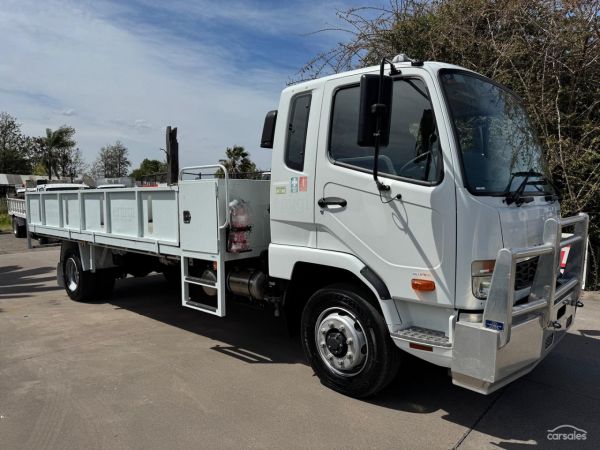 2015 Fuso Fighter 1427 image