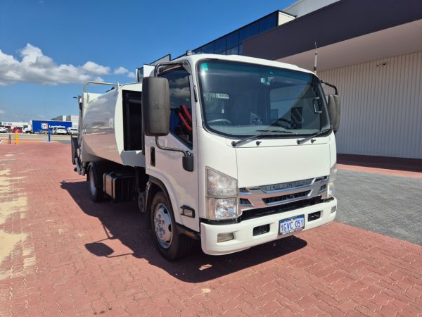 2019 Isuzu NQR 87/80-190 Waste disposal AMT Rear Loader Compactor image