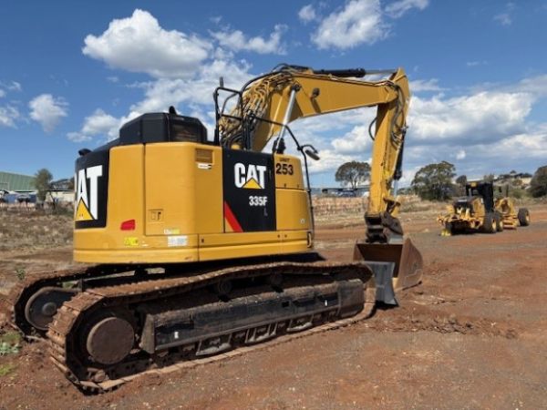 2019 Caterpillar 335F Tracked-Excav LCR image
