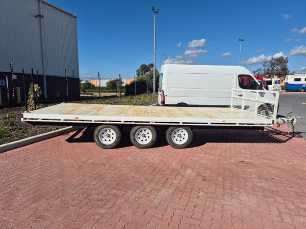 2024 Robinson Tag Flat top Tri-Axle Flat Top Trailer image