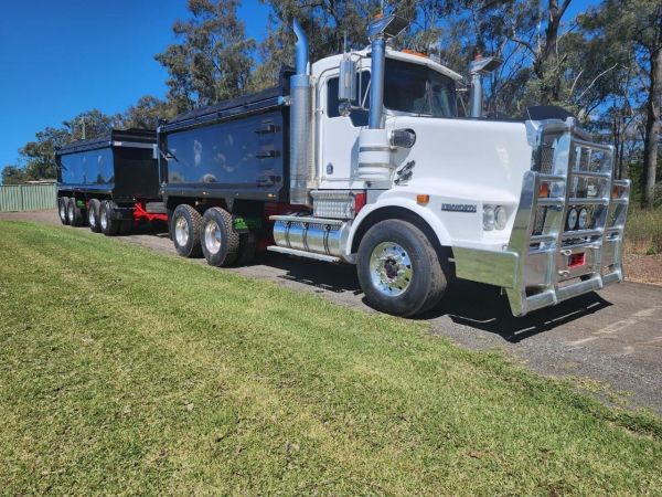 2008 KENWORTH T658 image