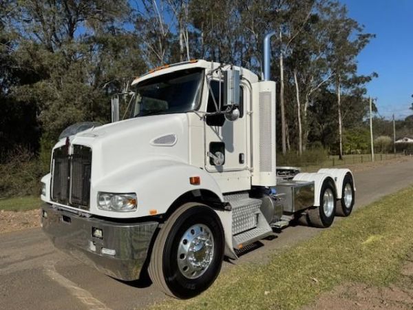 2014 KENWORTH T359 image