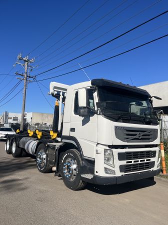 2011 Volvo FM480 Hooklift image
