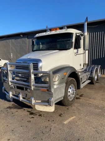 FREIGHTLER Day Cab Prime Mover image