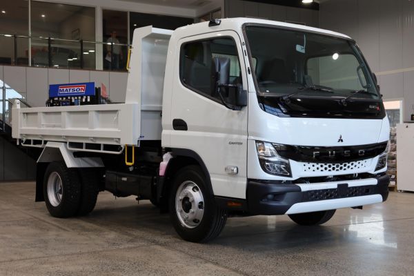 2025 Fuso Canter 815 image