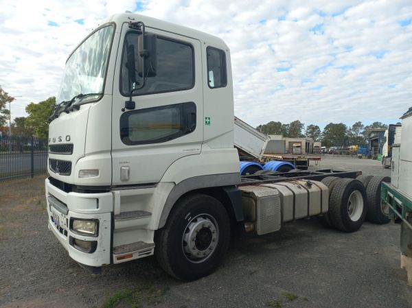 2012 Mitsubishi FV500 Cab chassis FV500 image