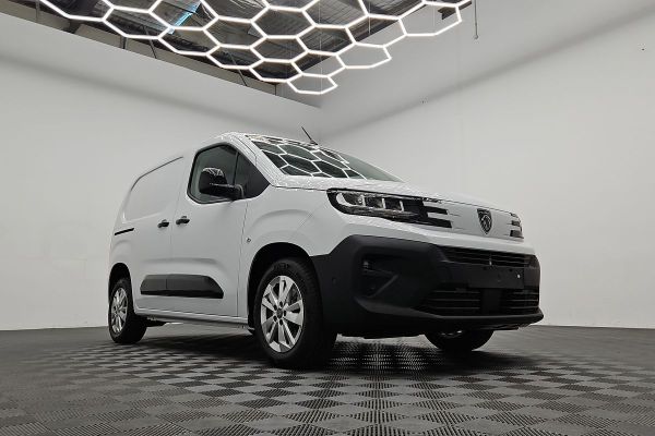 2025 Peugeot Partner Premium K9 SWB Low Roof image