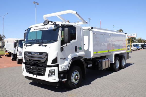 2025 Isuzu FVZ 260-300 Service Body image