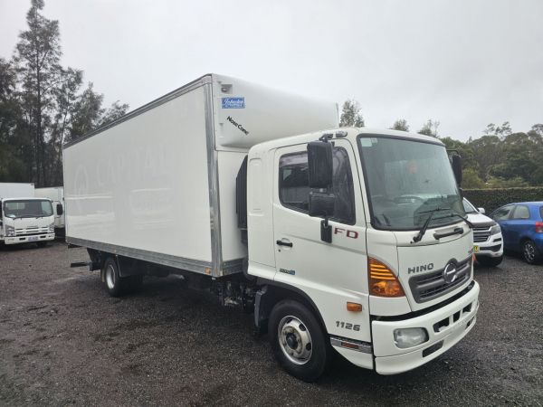 2013 Hino FD 500 turbo diesel pantech truck image