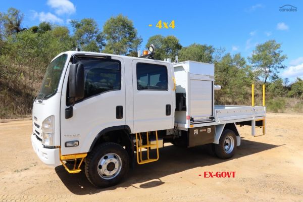 2018 Isuzu N Series NPS 75/45-155 4x4 Crew Cab image