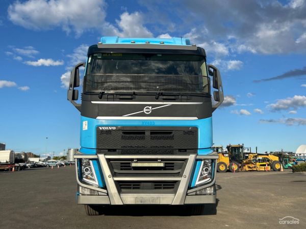 2017 Volvo FH540 Sleeper Cab image