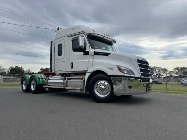 2021 Freightliner CASCADIA 126 Prime Mover image