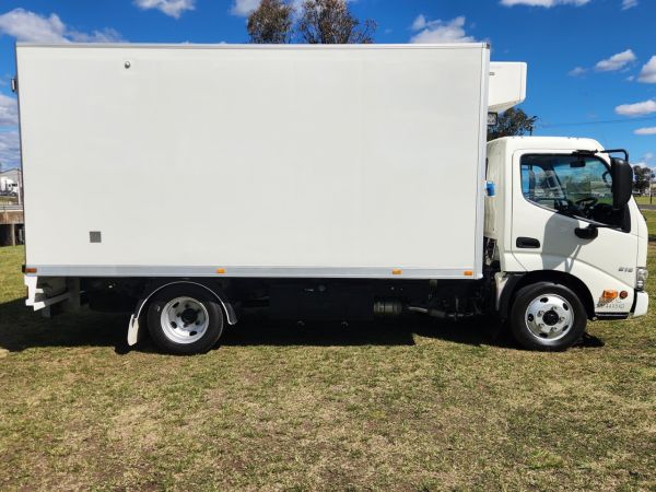 2020 HINO 300 616 Refrigerated image