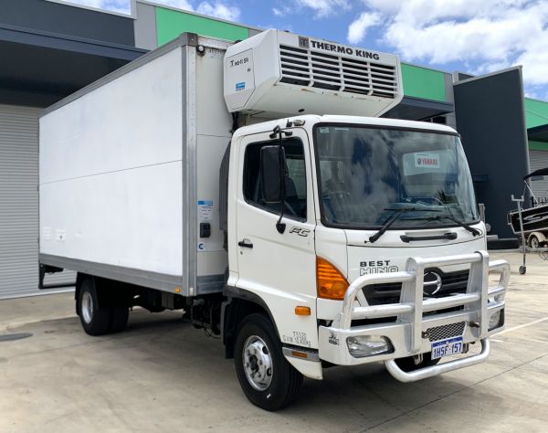 2005 Hino FC Refrigerated image