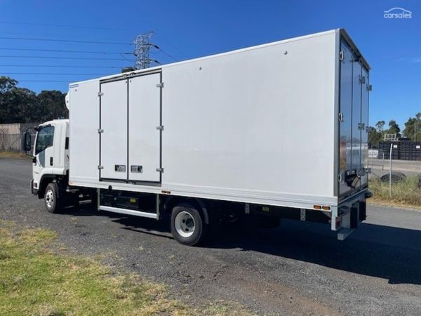 2024 Isuzu F Series FRR110-260 0 image