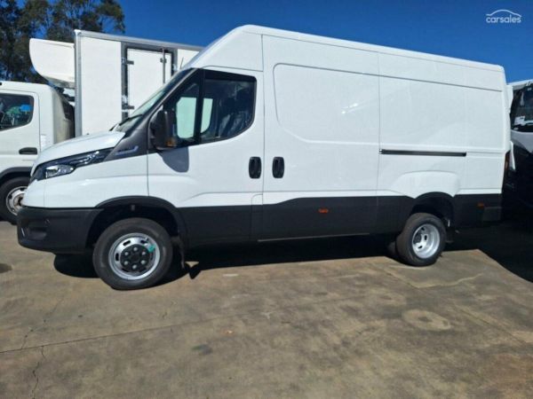 2025 Iveco Daily 50C18A8 12m3 image