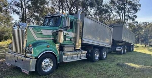 2017 Kenworth T909 Tipper and 2017 Tefco Quad image