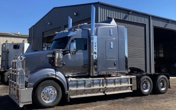 2023 Kenworth T610SAR image